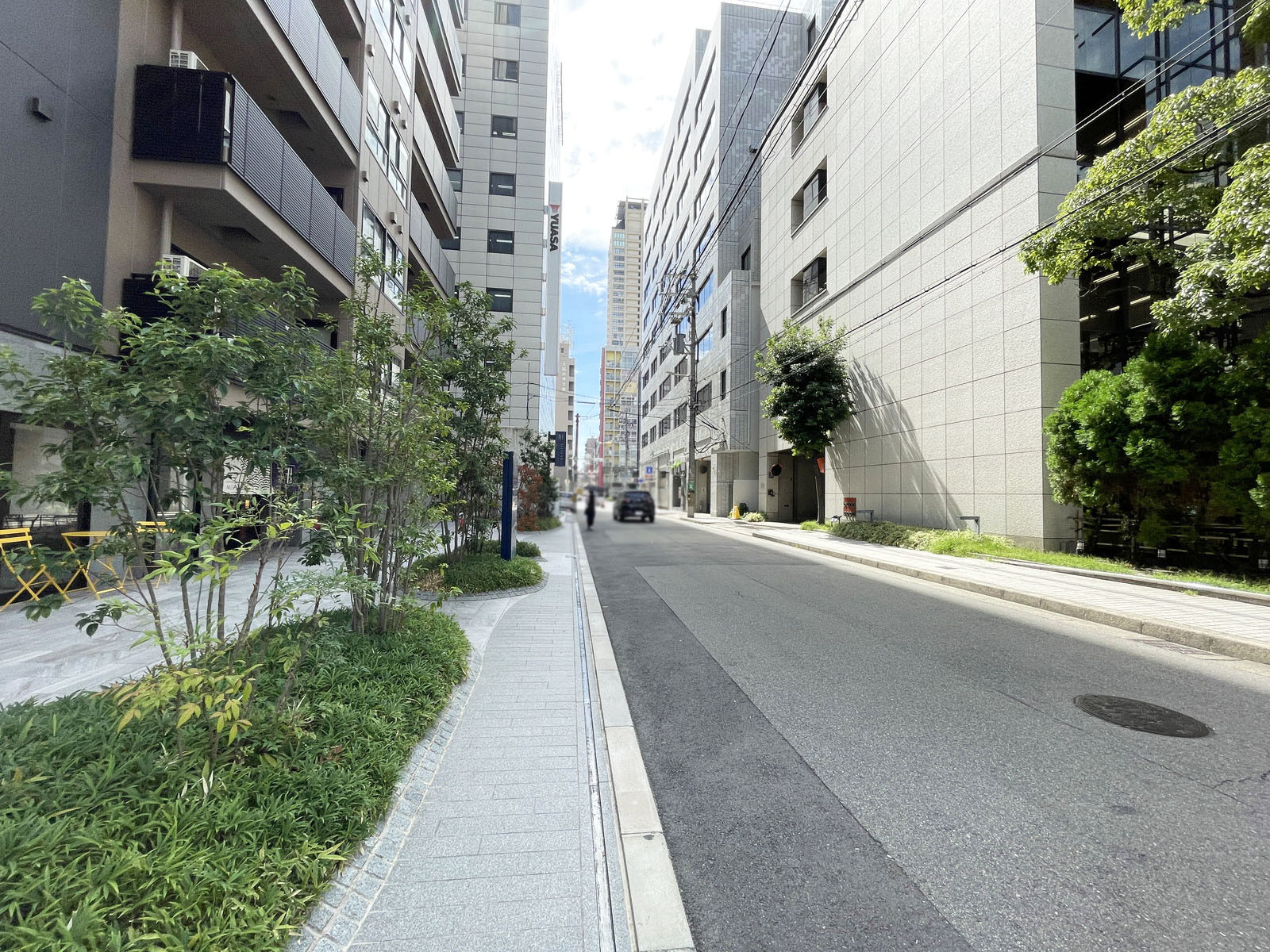 ヴェルデ南船場前面の通り