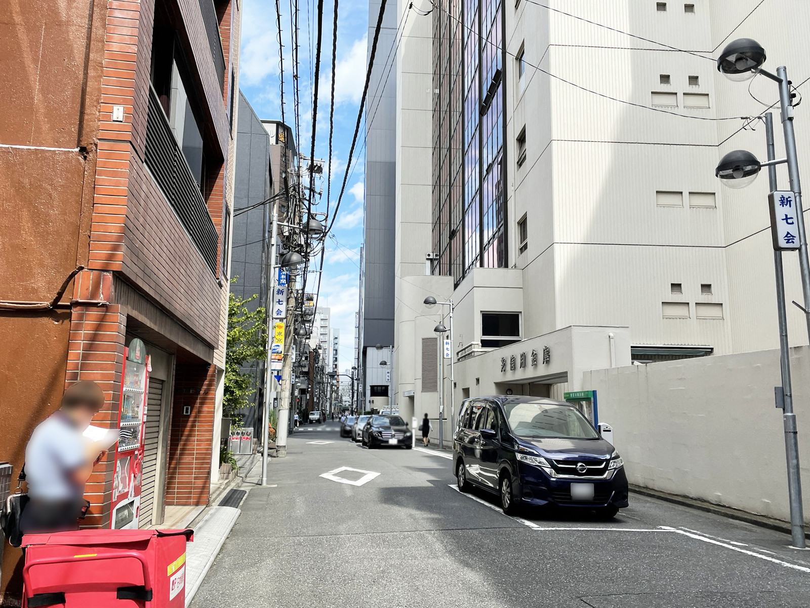 JOYOビル前面の通り