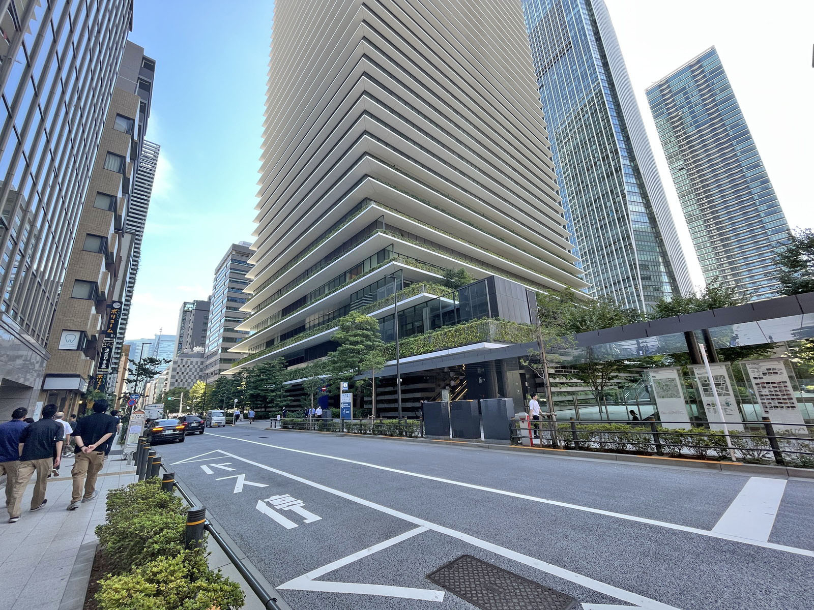 虎ノ門ラポート前面通り