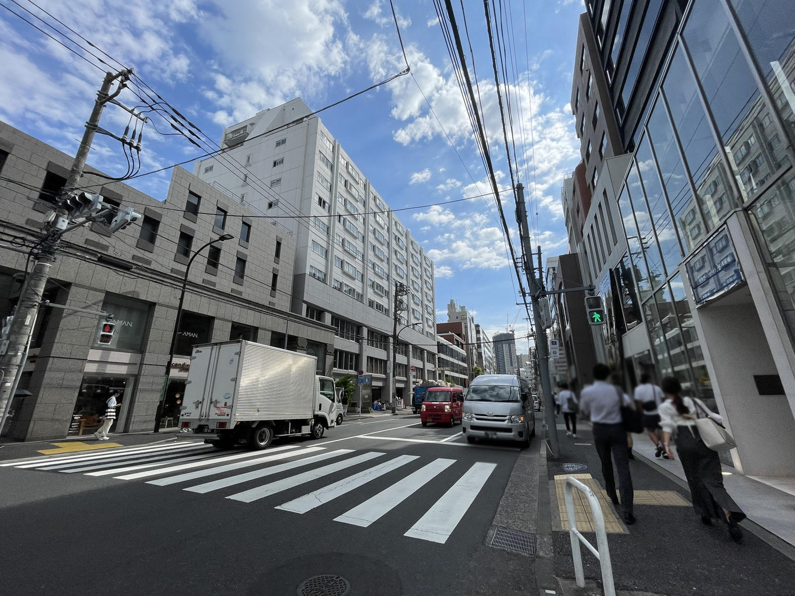 倉澤ビル前面の通り