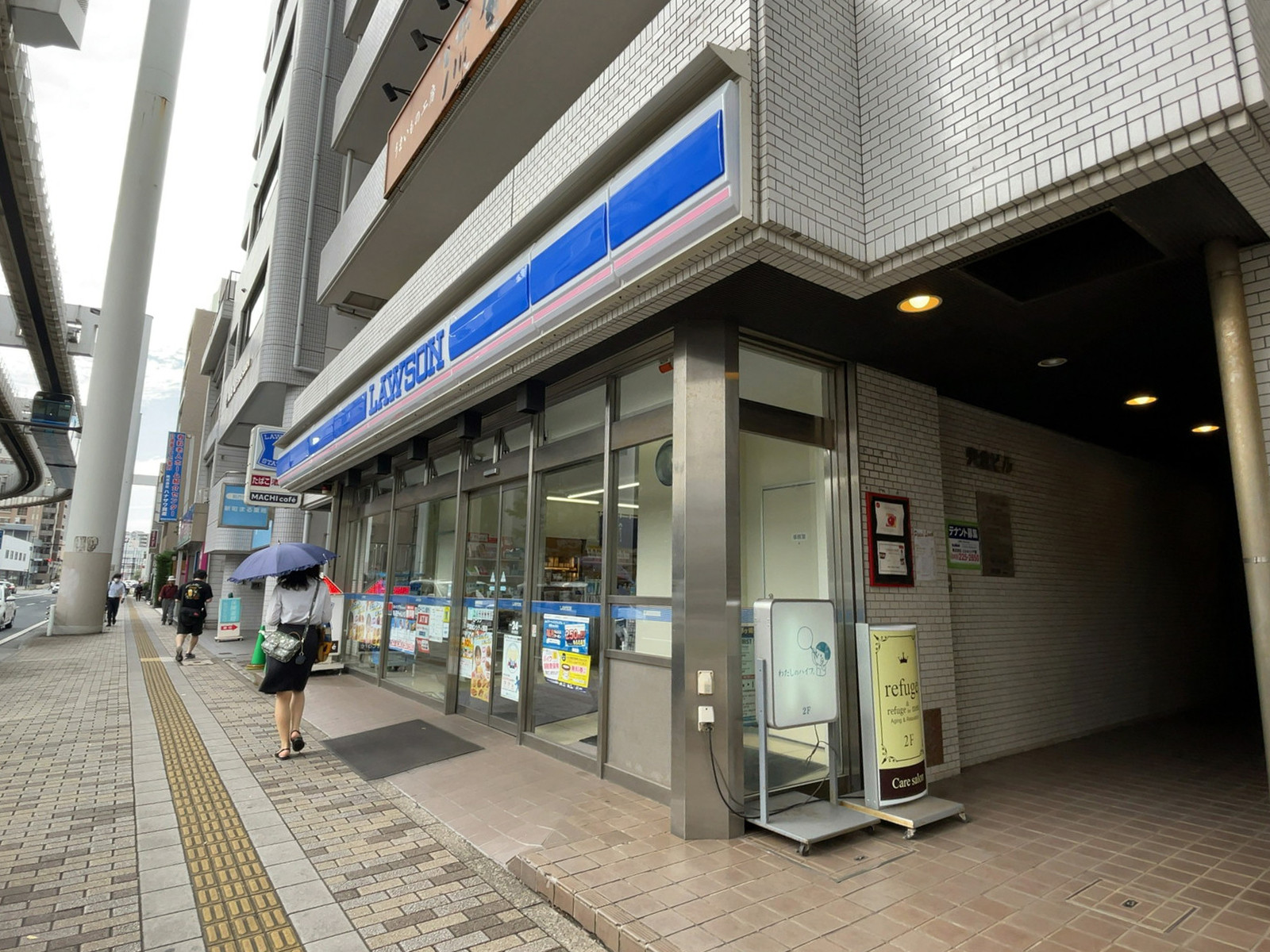 徒歩1分のローソン 千葉センシティ西店
