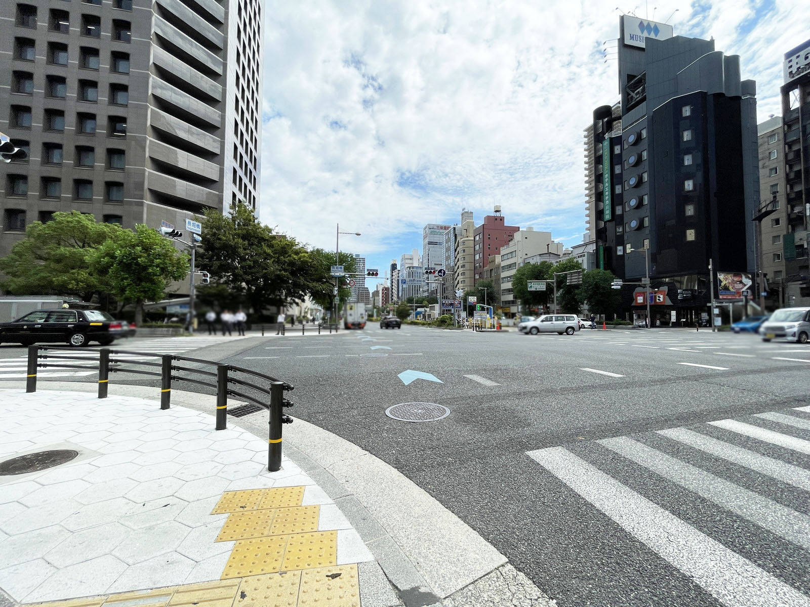 長堀プラザビル前面の通り