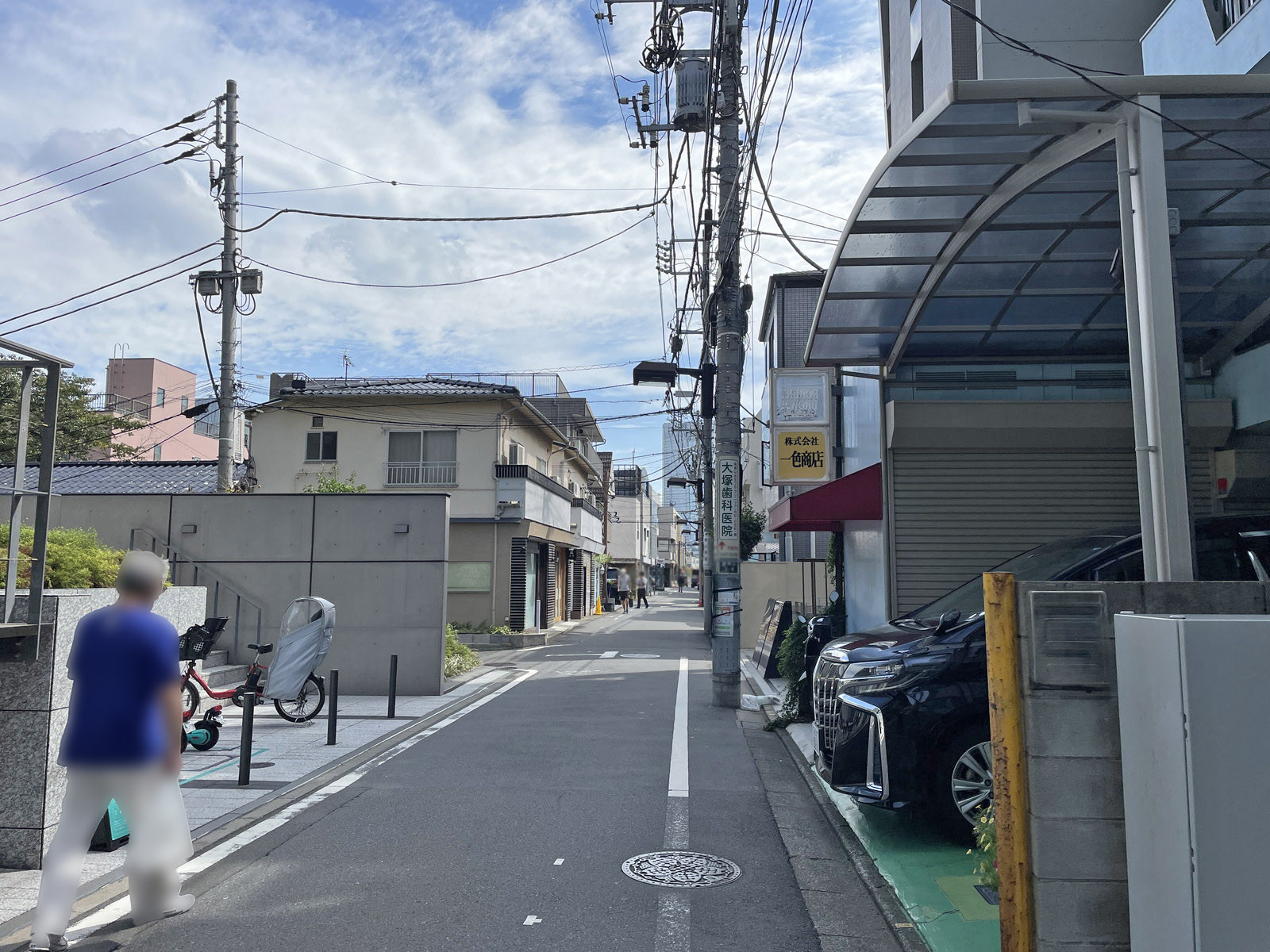 ル・シェール青山前面の通り