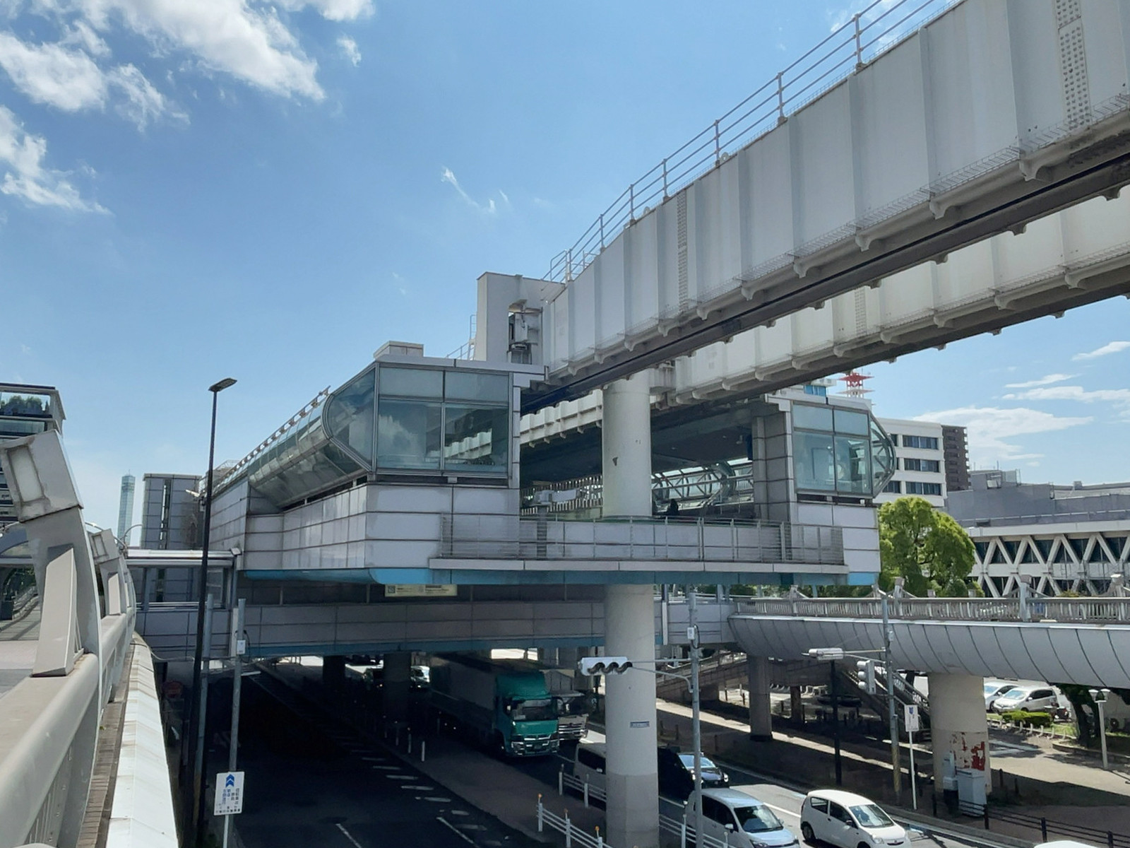 最寄りの「市役所前駅」