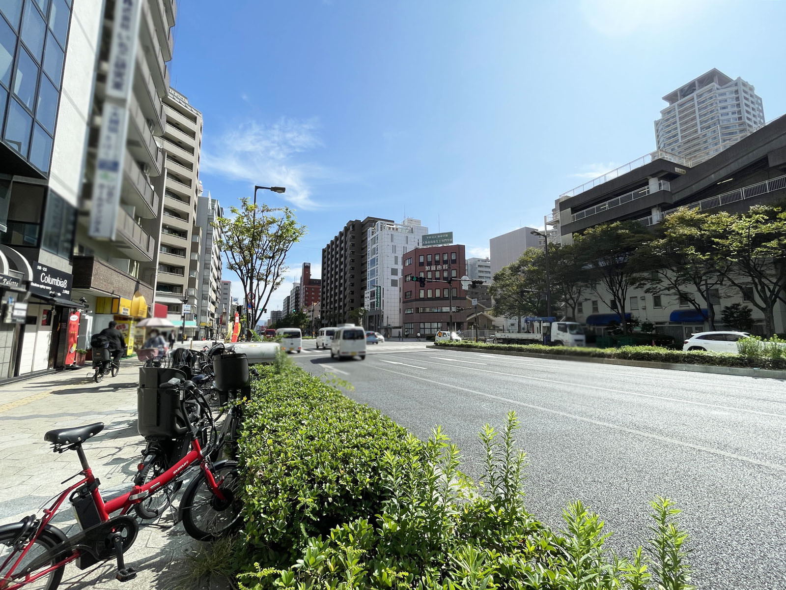 サムティ上本町ビル前面の通り