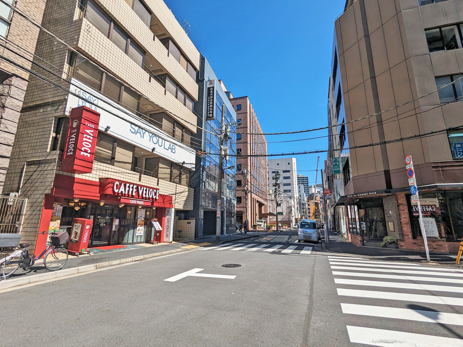 水道橋サウスビル前面の通り