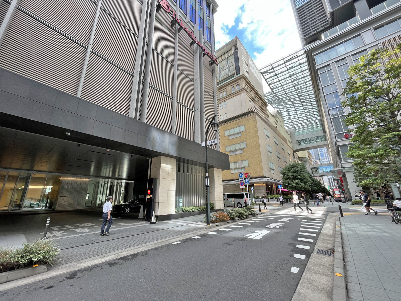 日本橋日光ビル前面通り