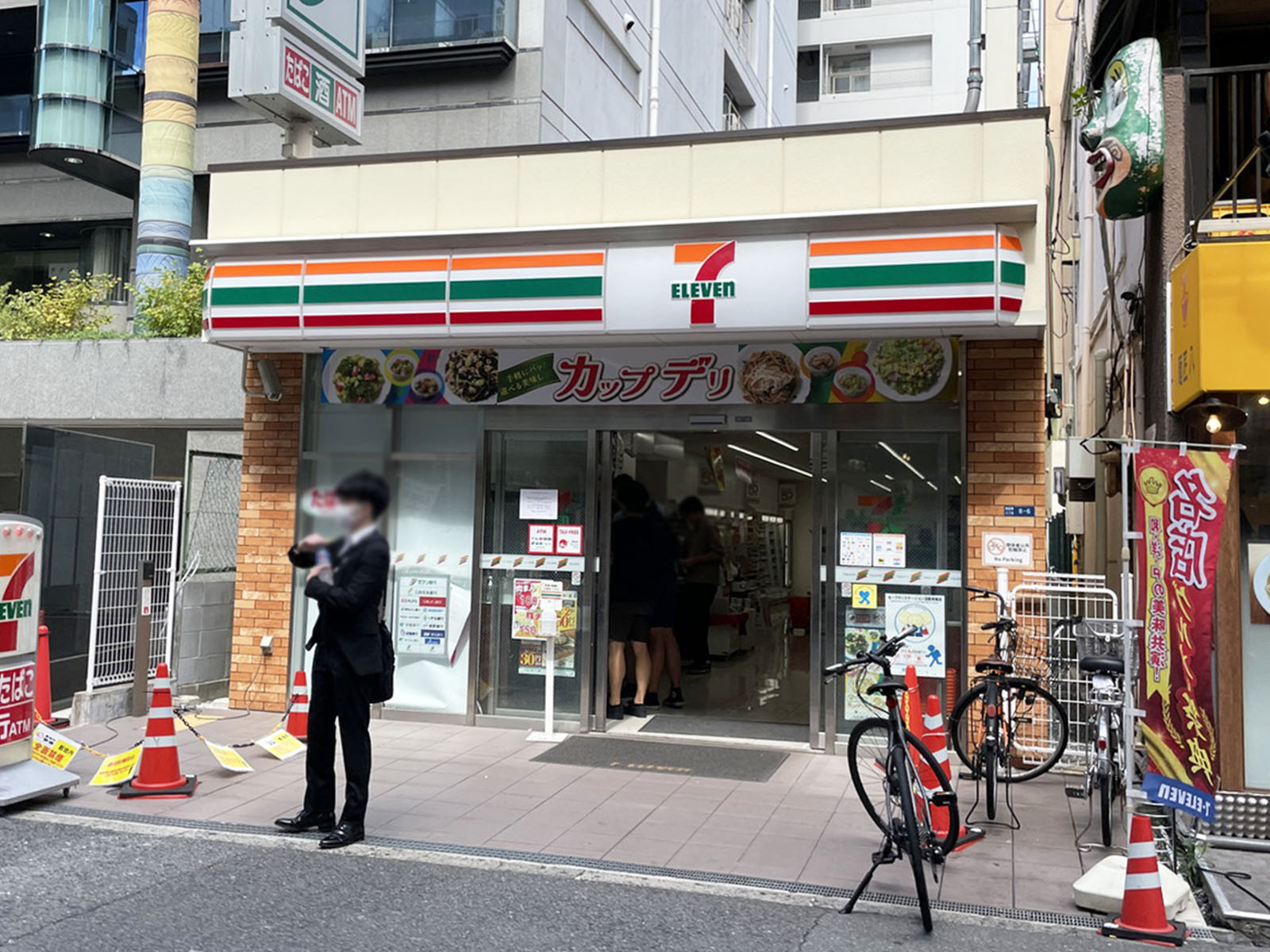 同じ通りにあるセブンイレブン 南船場3丁目店