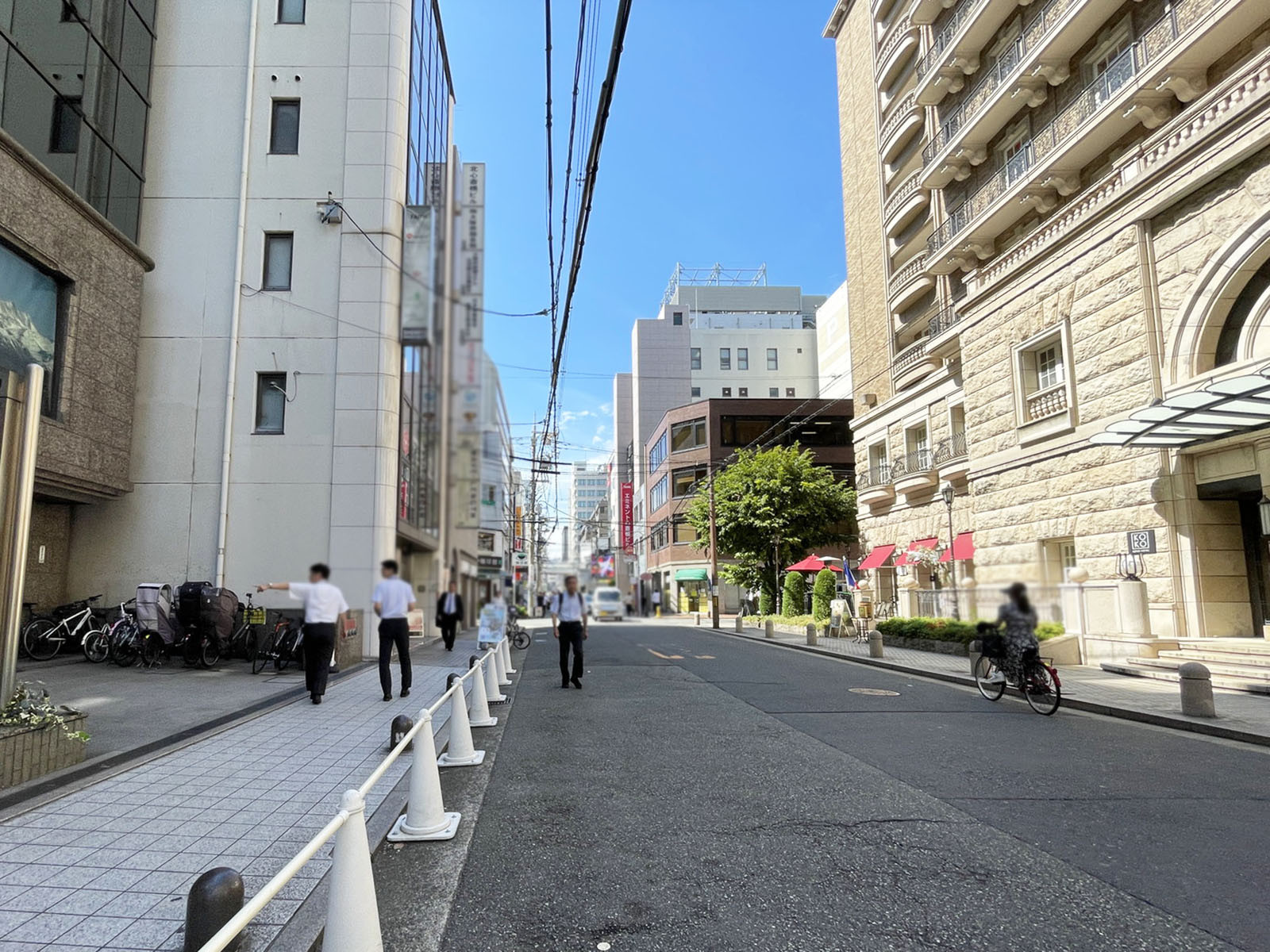 東道ビル前面の通り