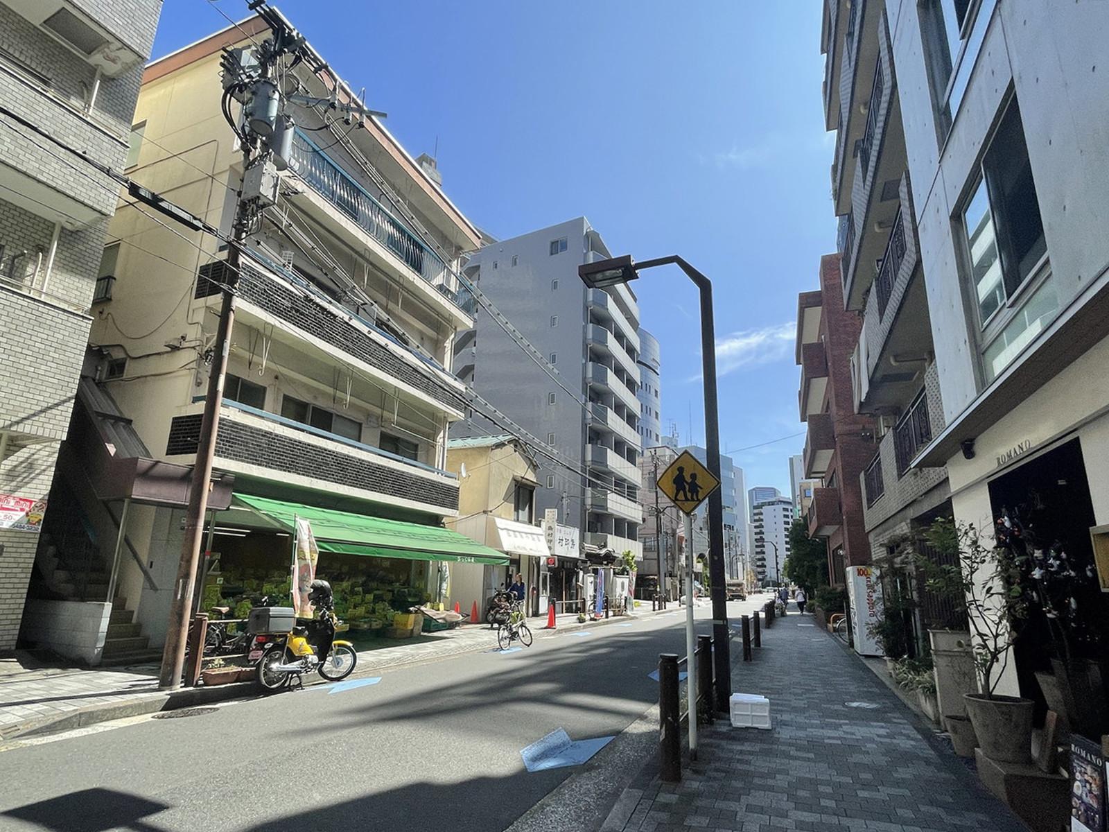 ラリシェス南麻布前面の通り
