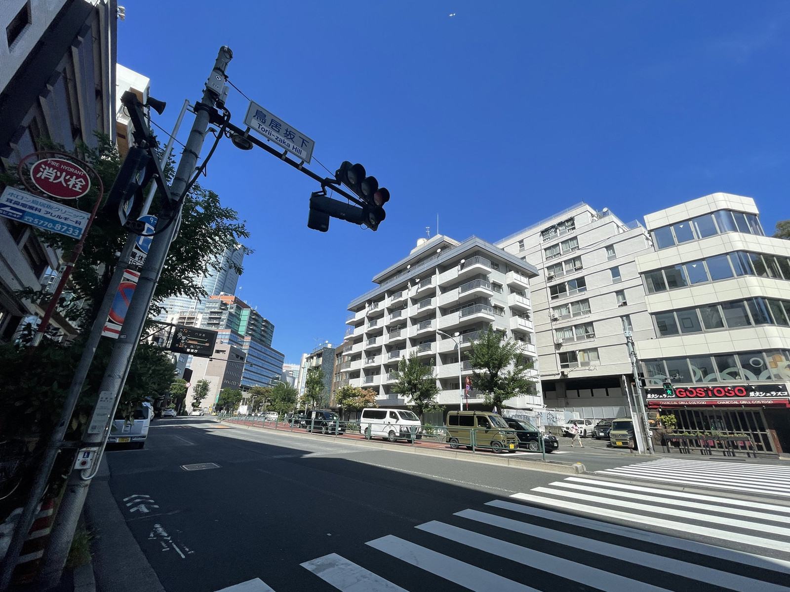 ヴェスタビル前面の通り