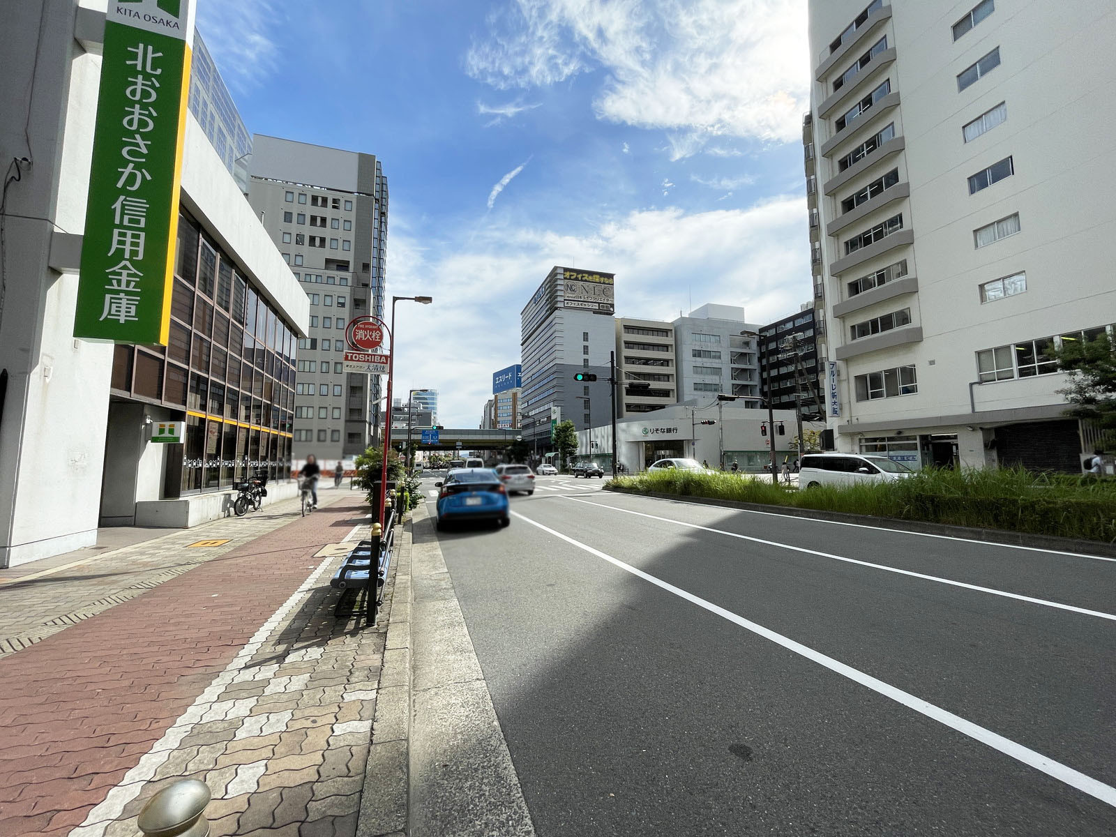 第6新大阪ビル前面の通り