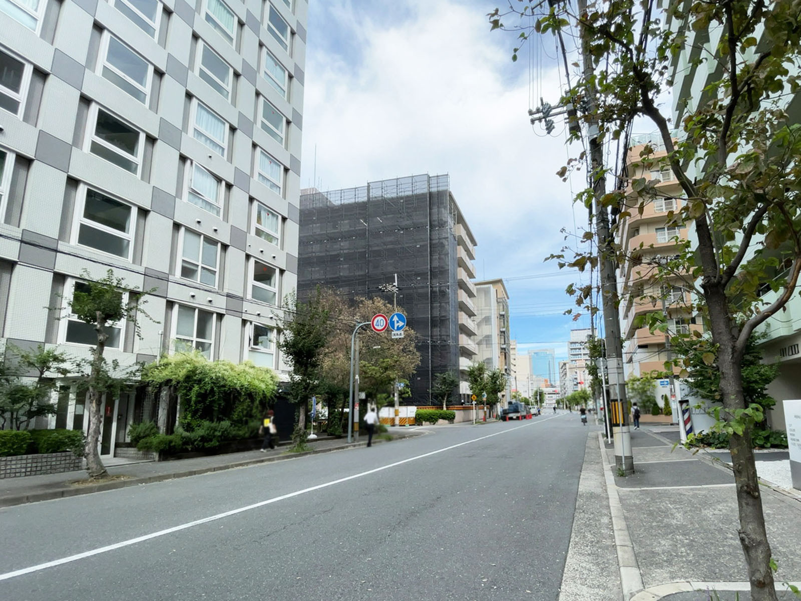 NLC新大阪11号館前面の通り