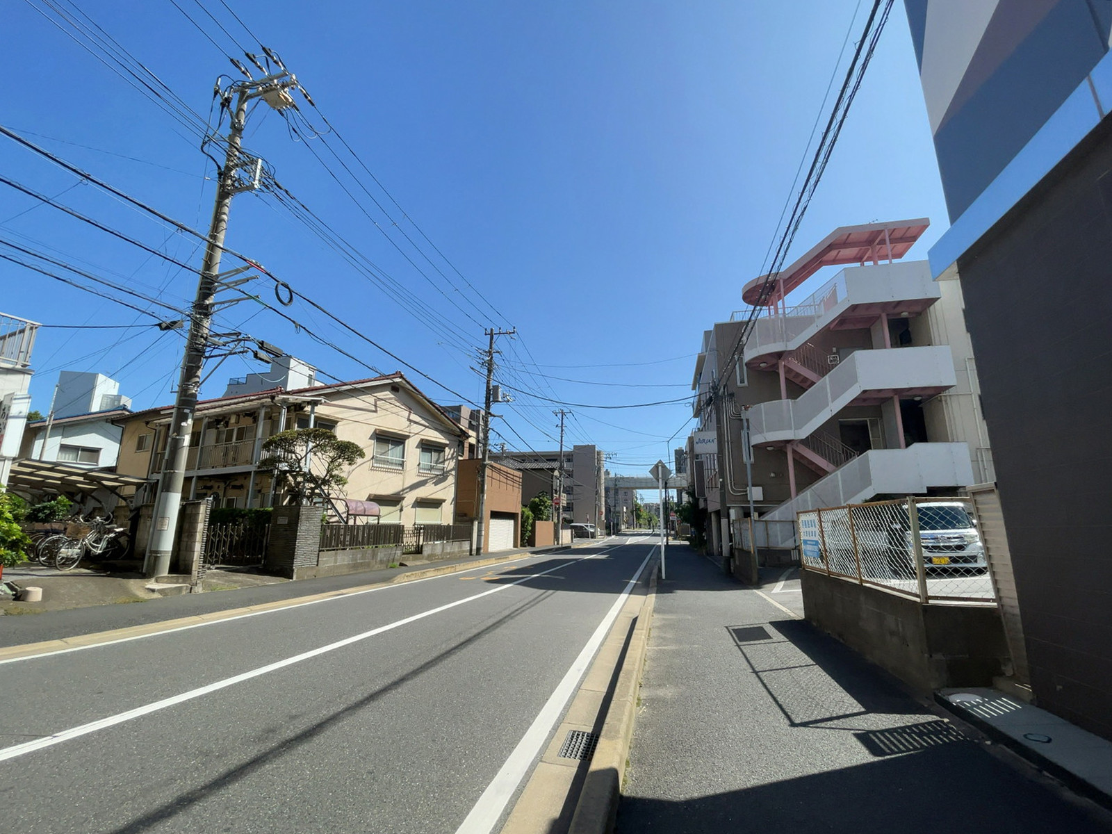 AQUAGARDEN六羊前面の通り