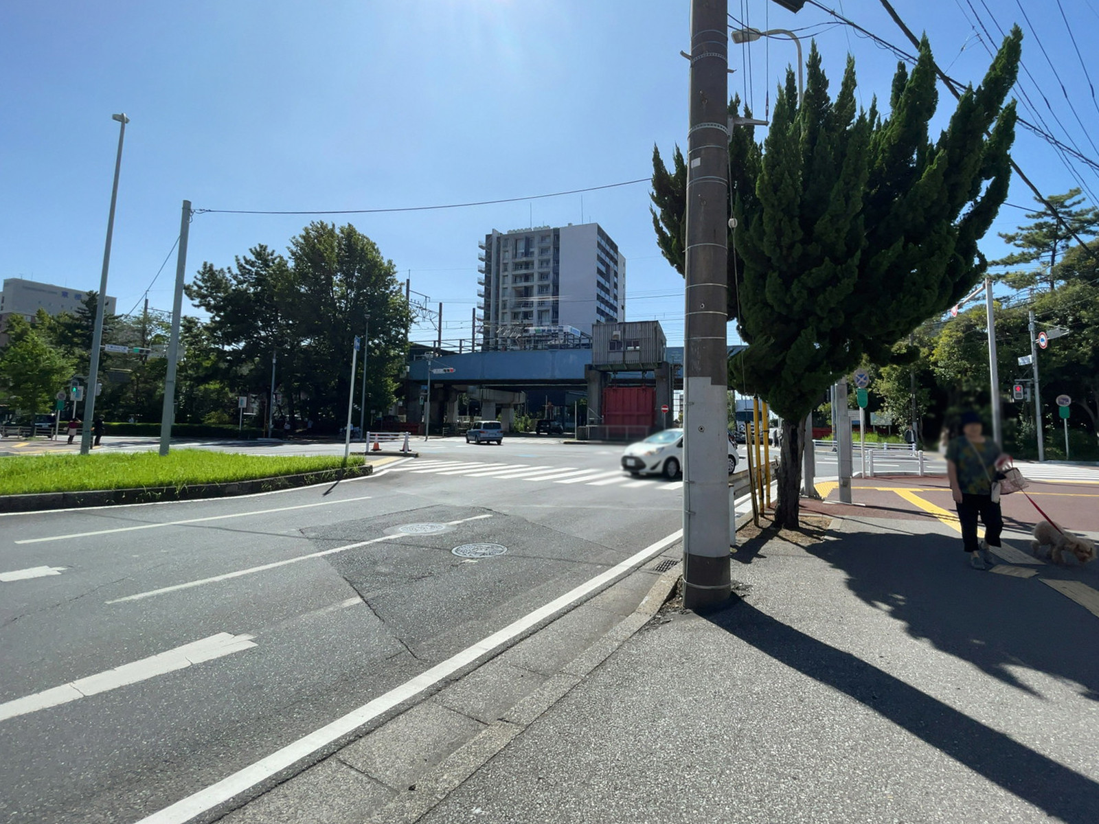 千葉みなとビル前面の通り