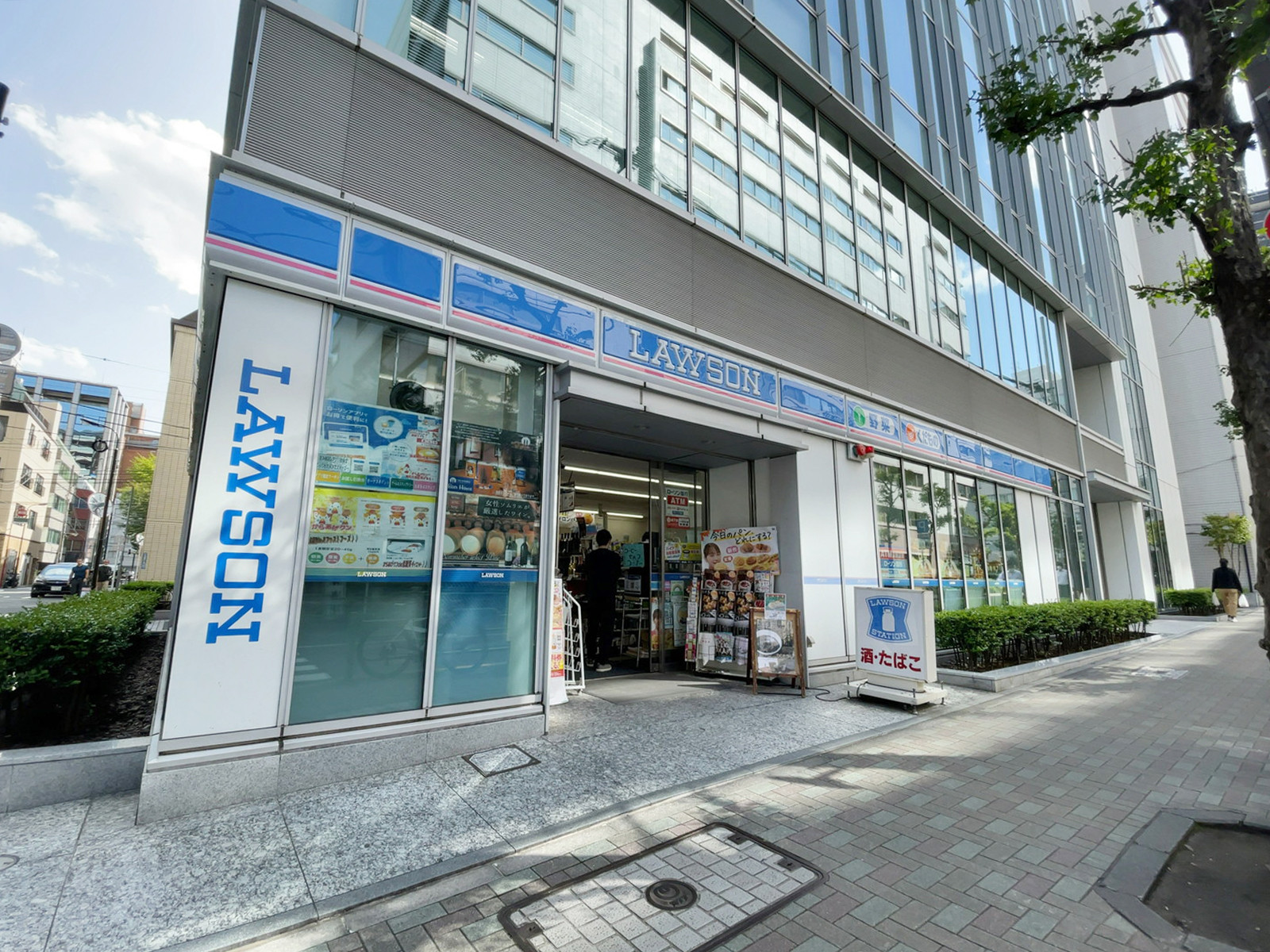 徒歩2分のローソン 日本橋蛎殻町一丁目店