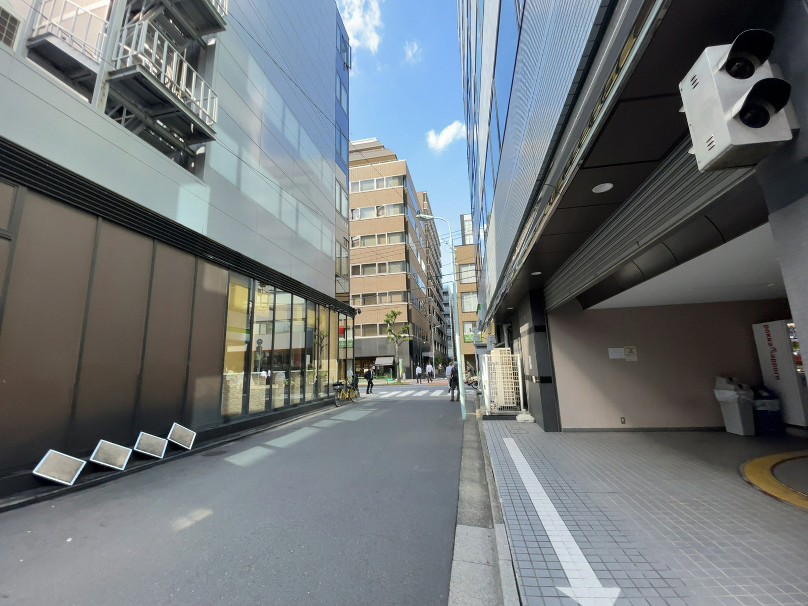 東商共同ビル前面の通り