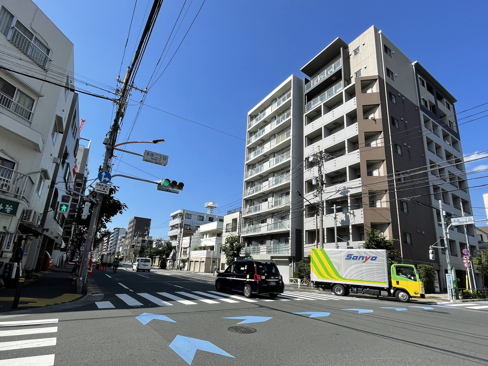 稲葉ビル前面の通り