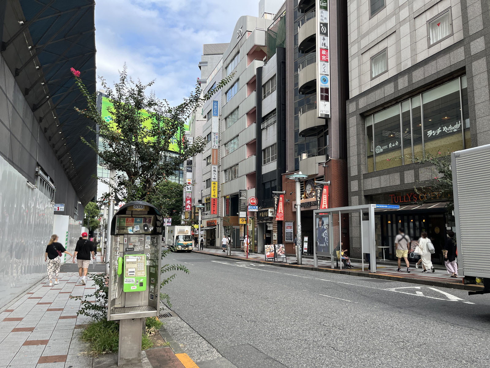 道玄坂225ビル前面の松濤文化村ストリート
