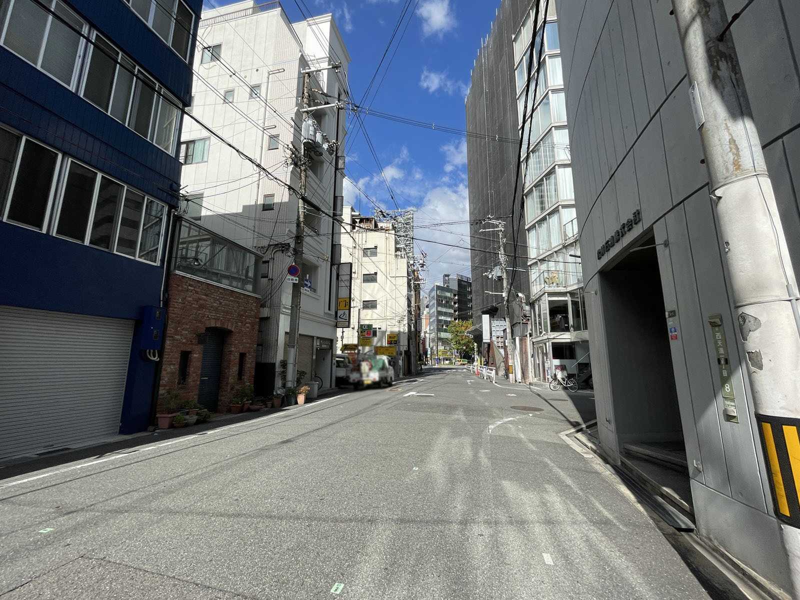 フェスタ西天満前面の通り