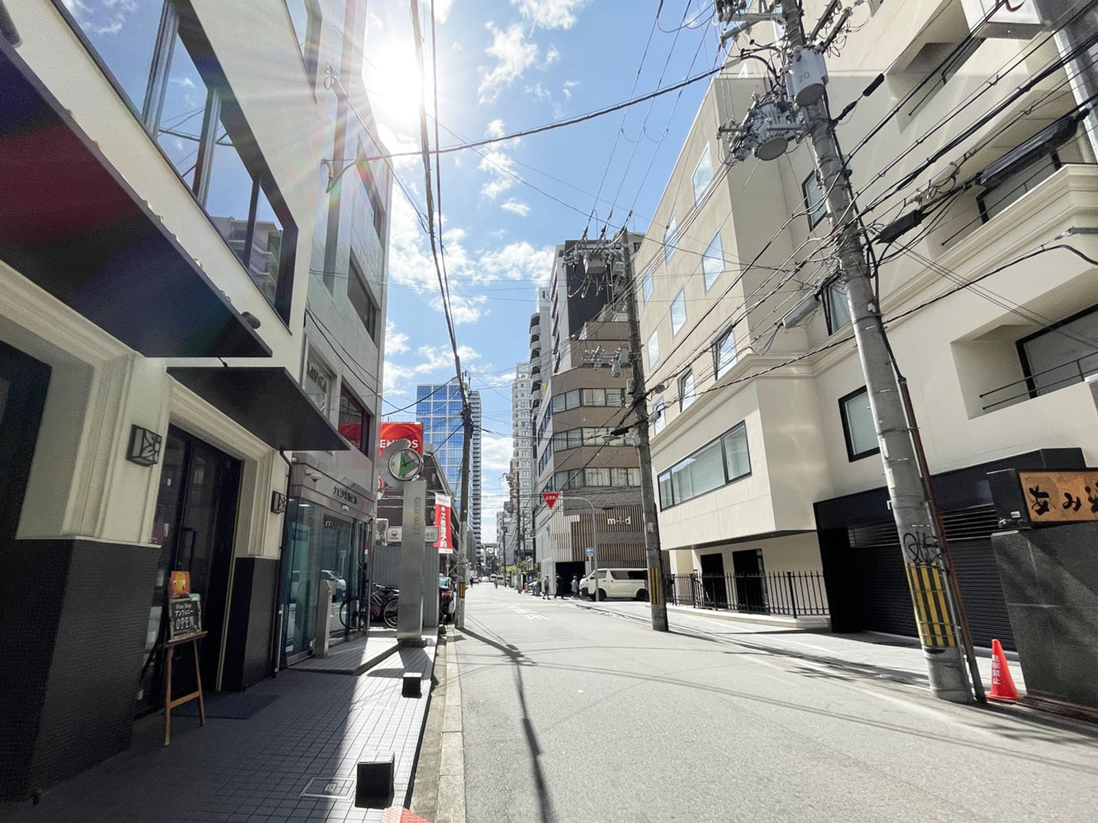 瓦町浪速ビル前面の通り