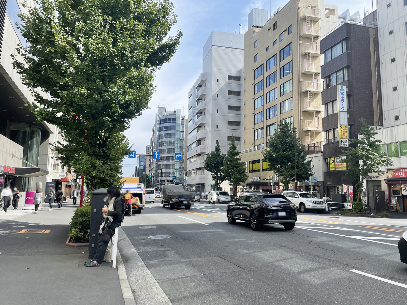 インタスビル前面の蔵前橋通り