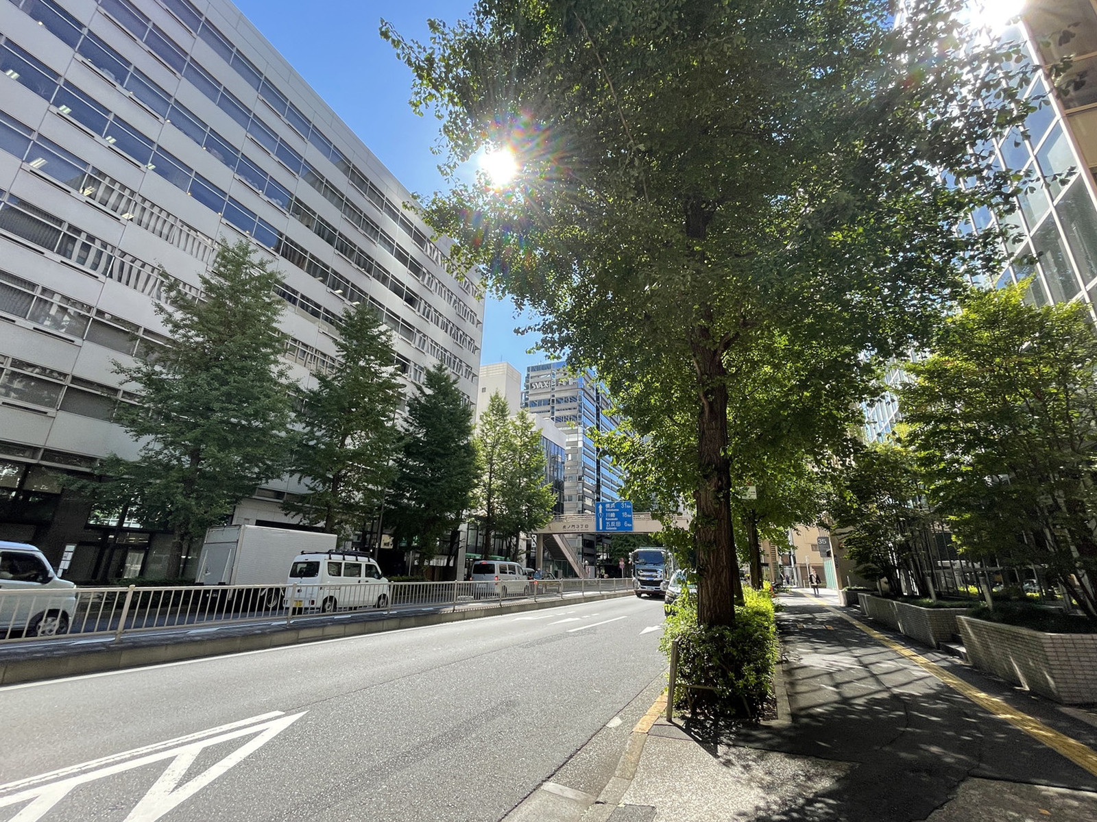 虎ノ門35森ビル前面の通り