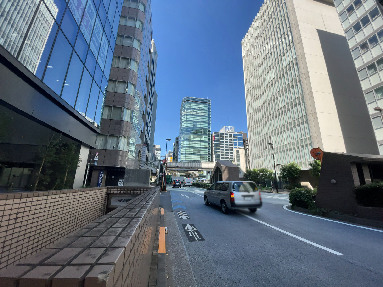 PMO銀座2前面の通り