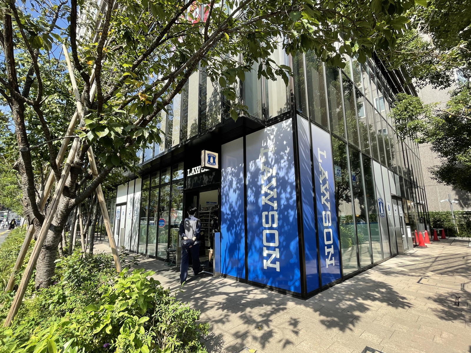 徒歩1分のローソン文京シビックセンター前店