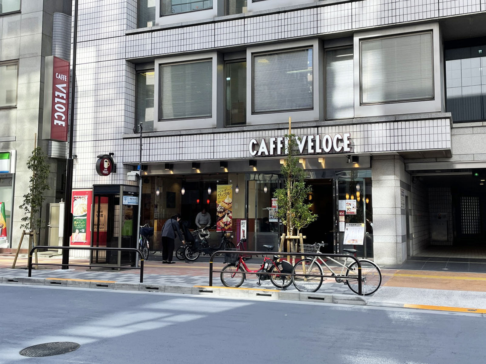 付近のカフェ・ベローチェ 秋葉原駅東口店