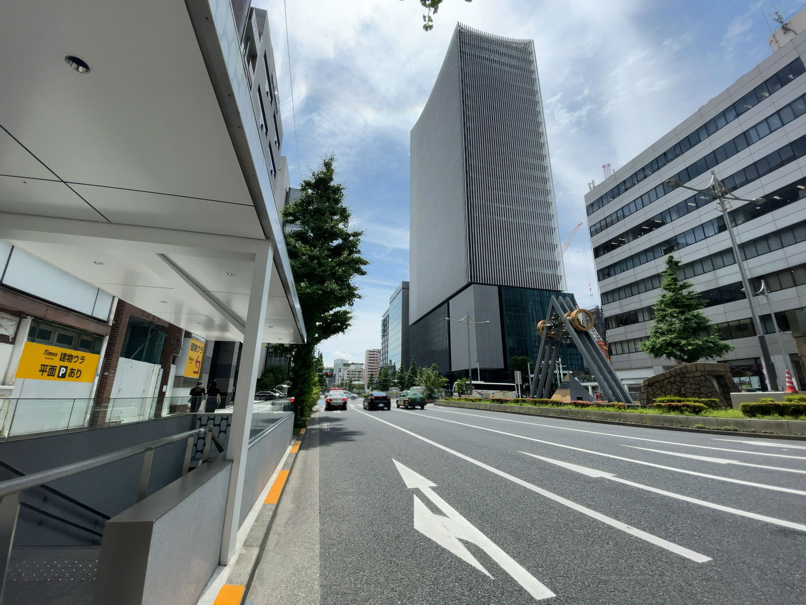 近くの八重洲通り