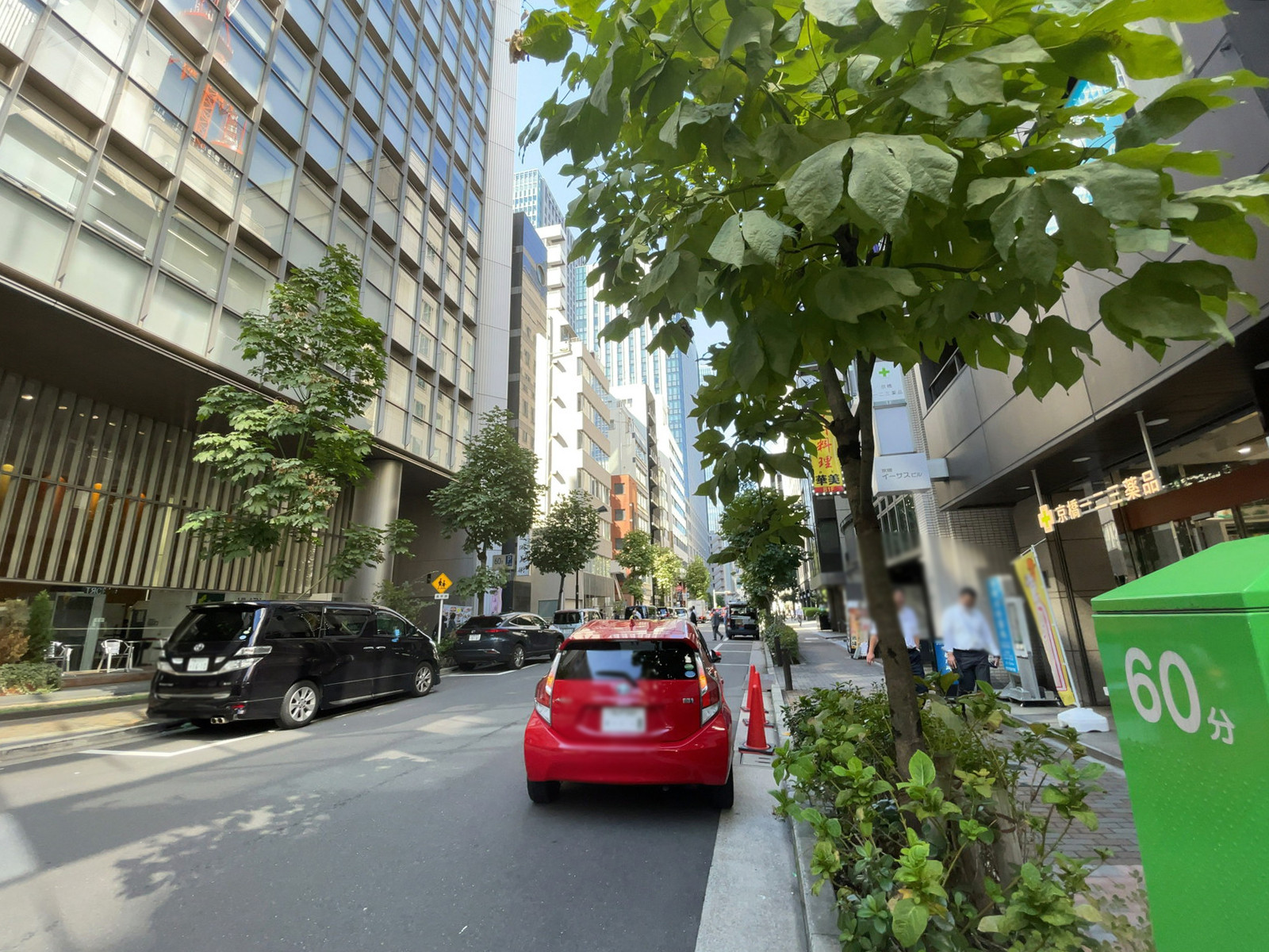 NS京橋ビル前面の通り