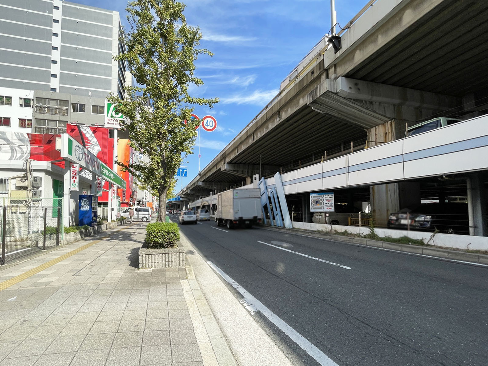 田中ビル前面の通り