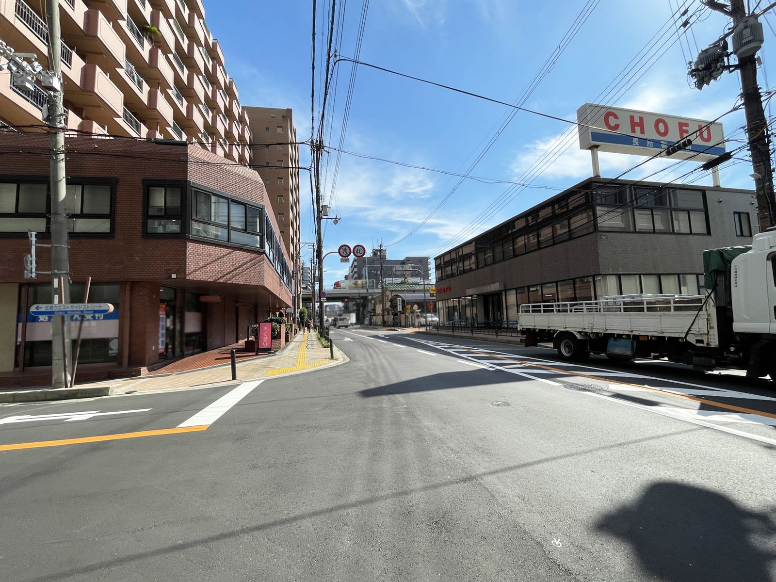 パルムハウス江坂前面の通り