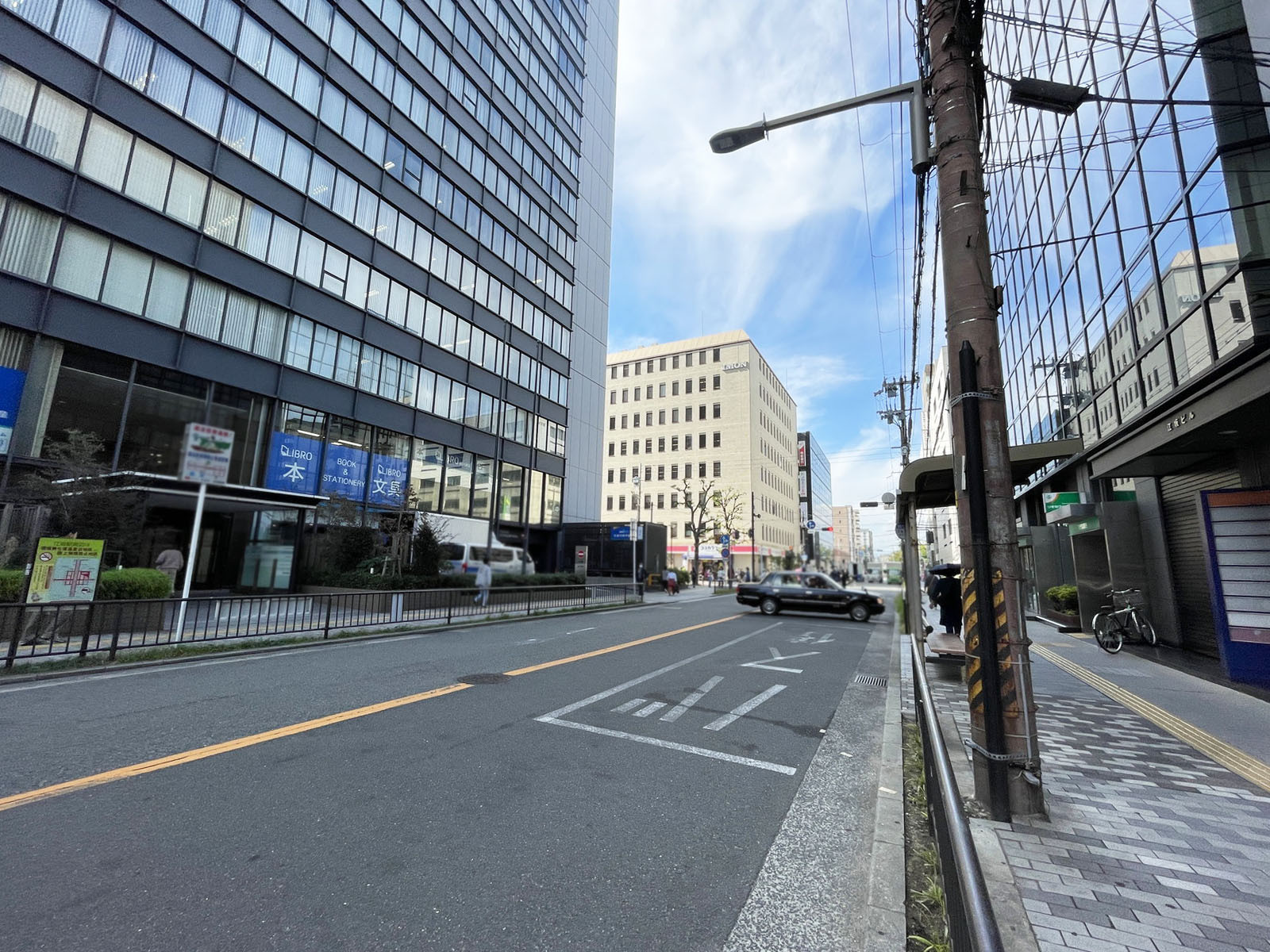 EDGE江坂前面の通り
