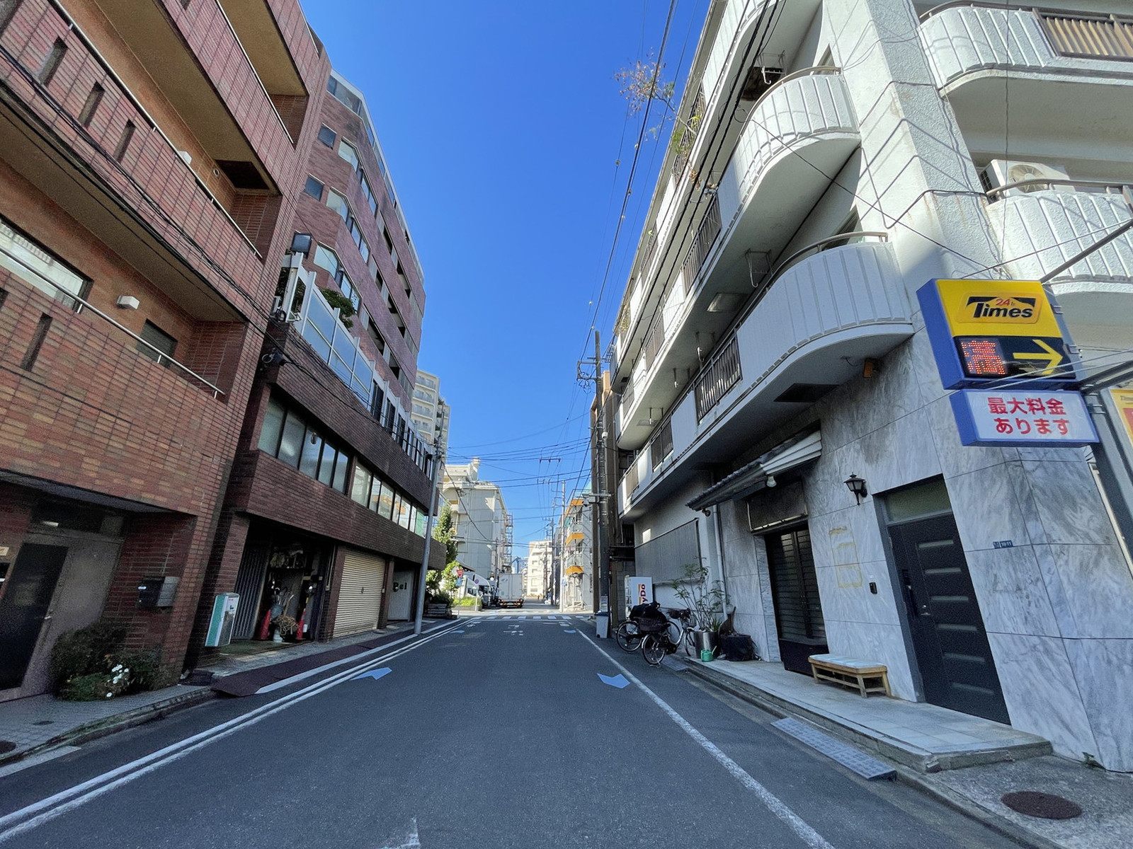 周辺は落ち着いた住宅エリア