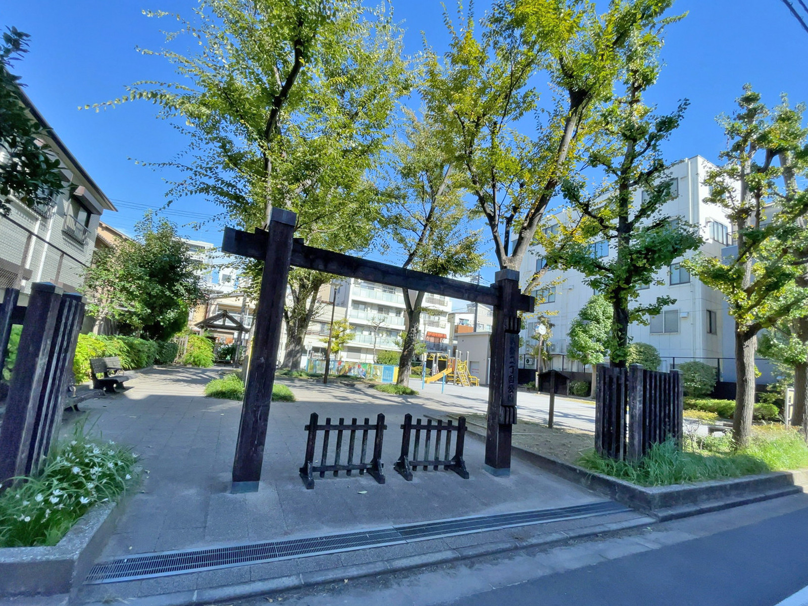 向かいの清澄2丁目公園