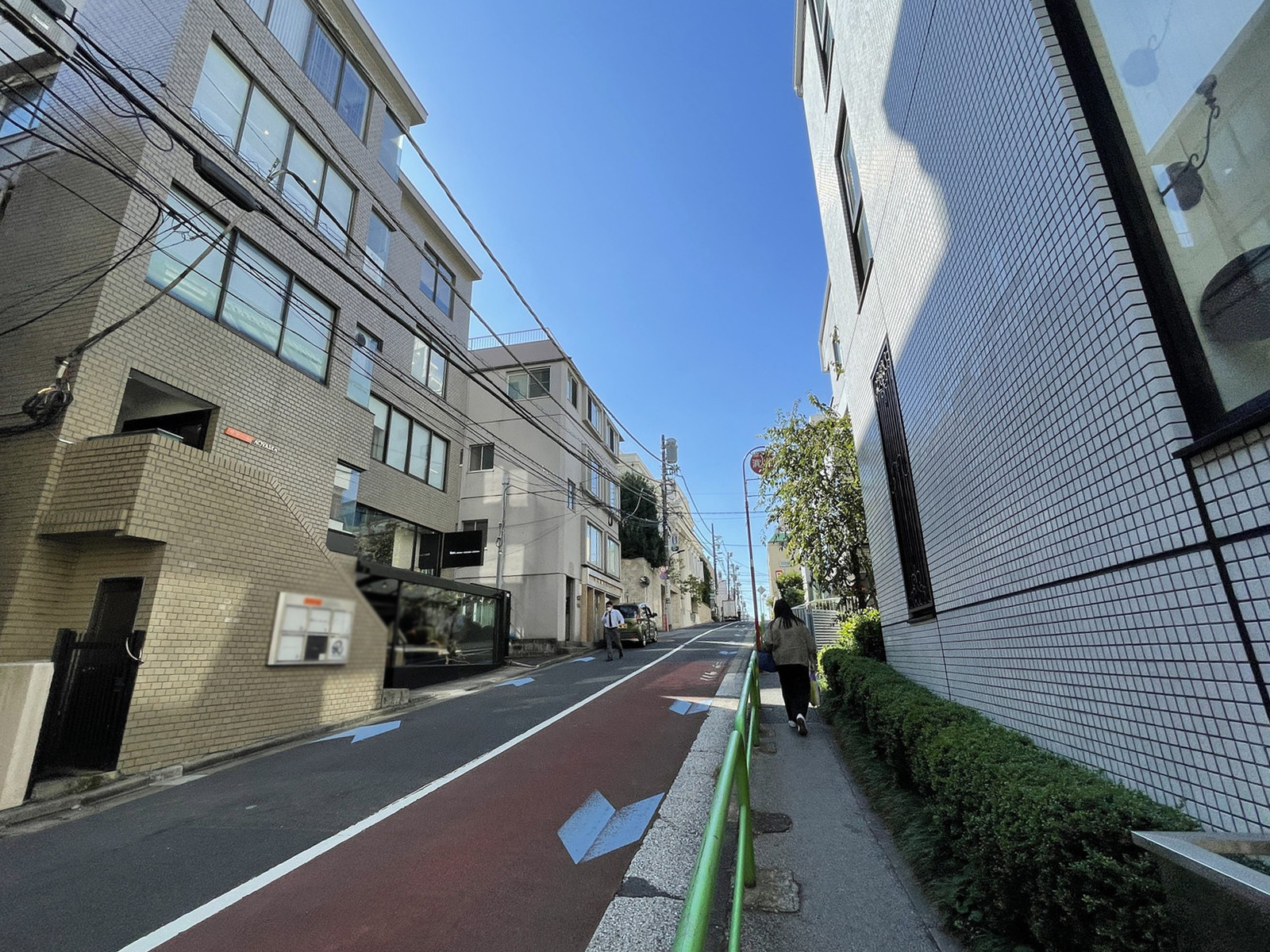 サタール青山前面の通り