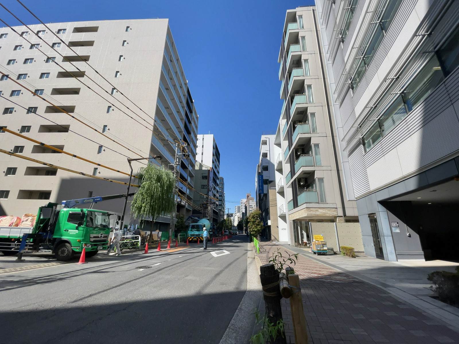 いちご日本橋イーストビル前面の通り