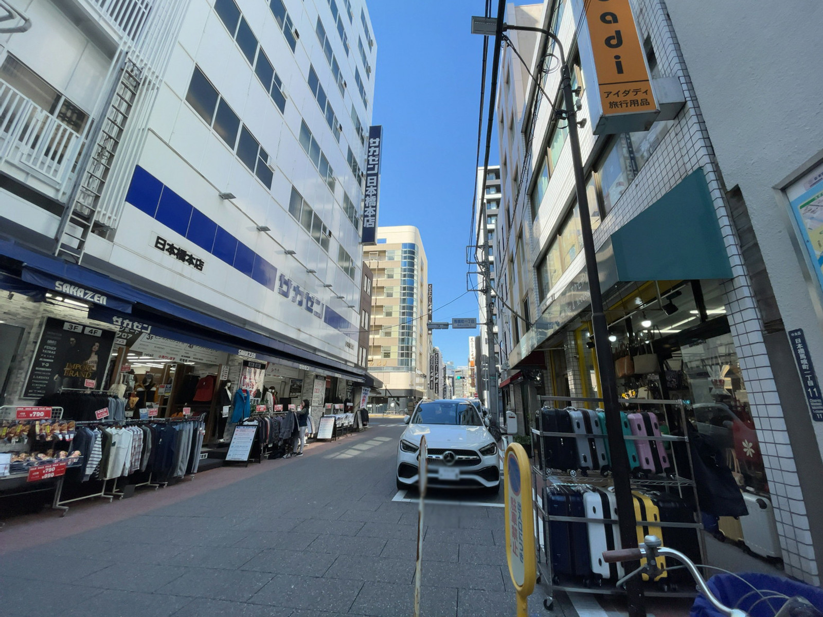 東京問屋連盟会館前面の通り