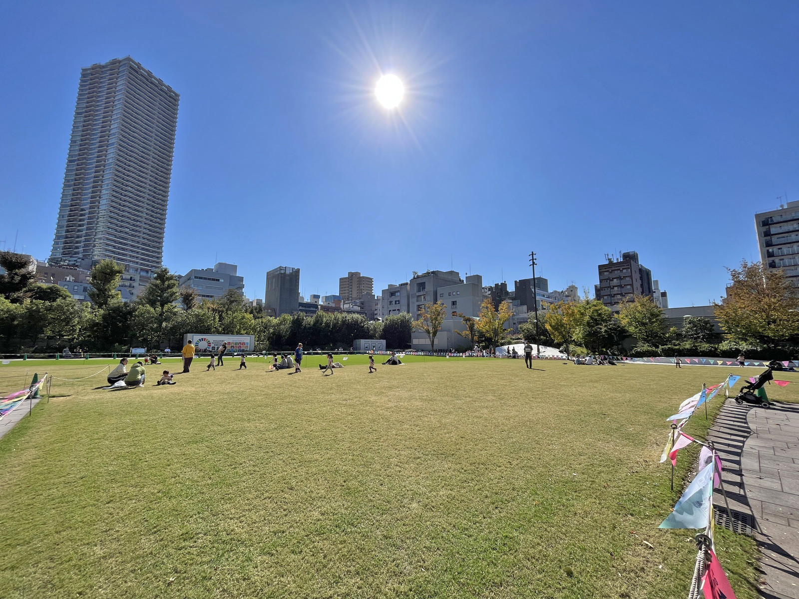 至近の南池袋公園