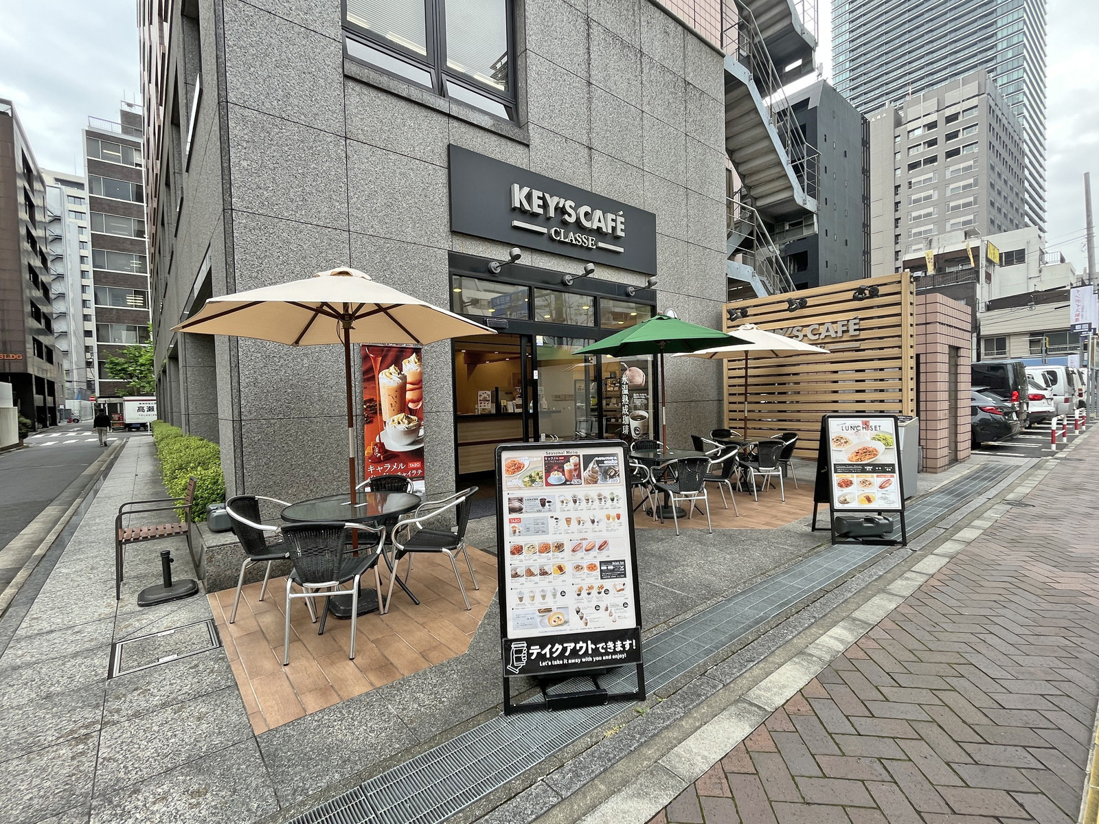 徒歩2分のKEY'S CAFÉ -CLASSE-
