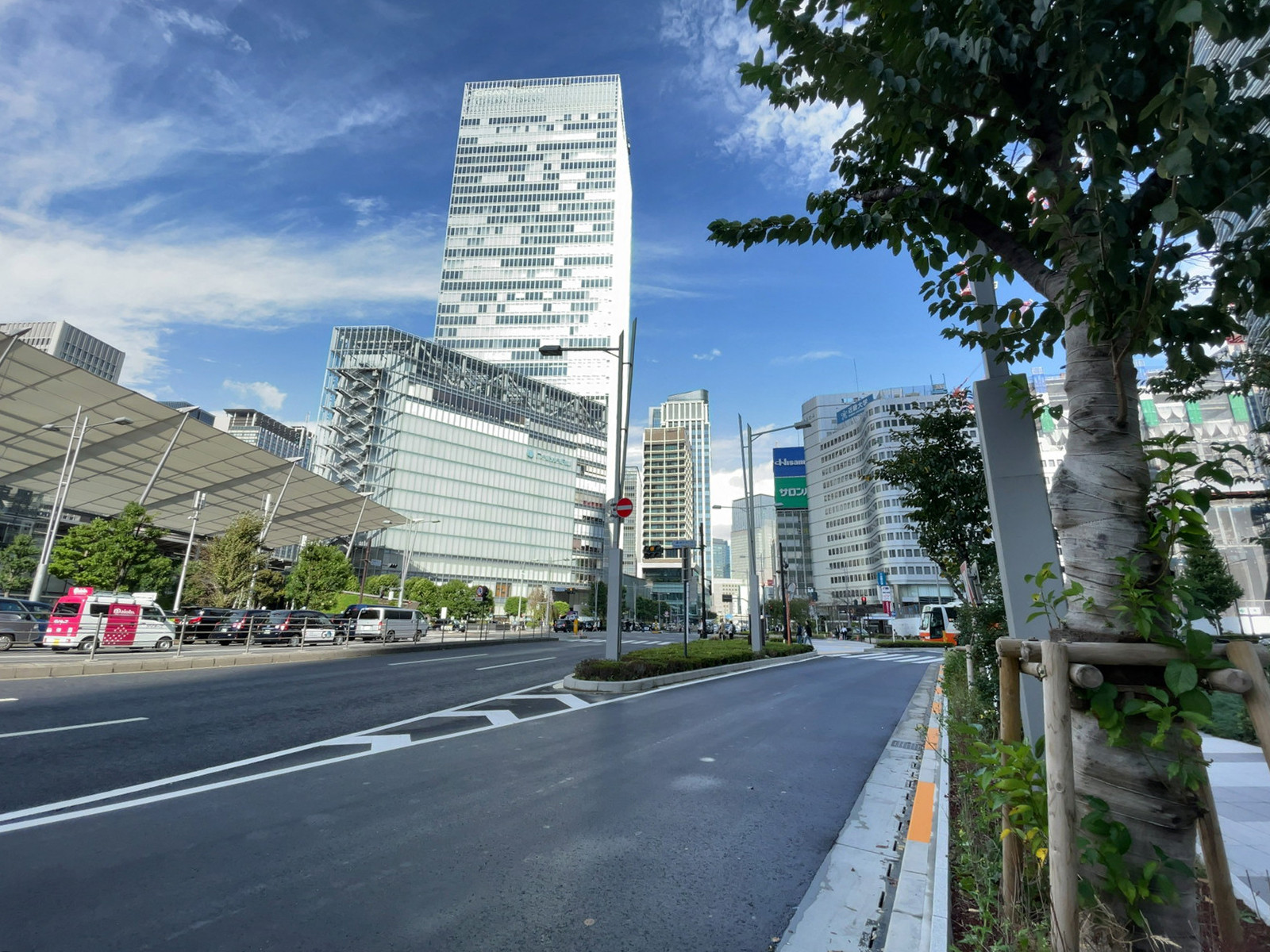 ヤンマー東京前面の通り