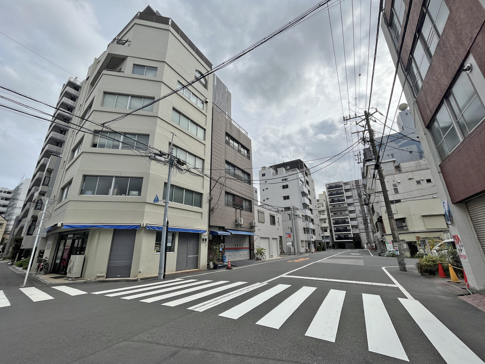 925両国第二ビル前面通り