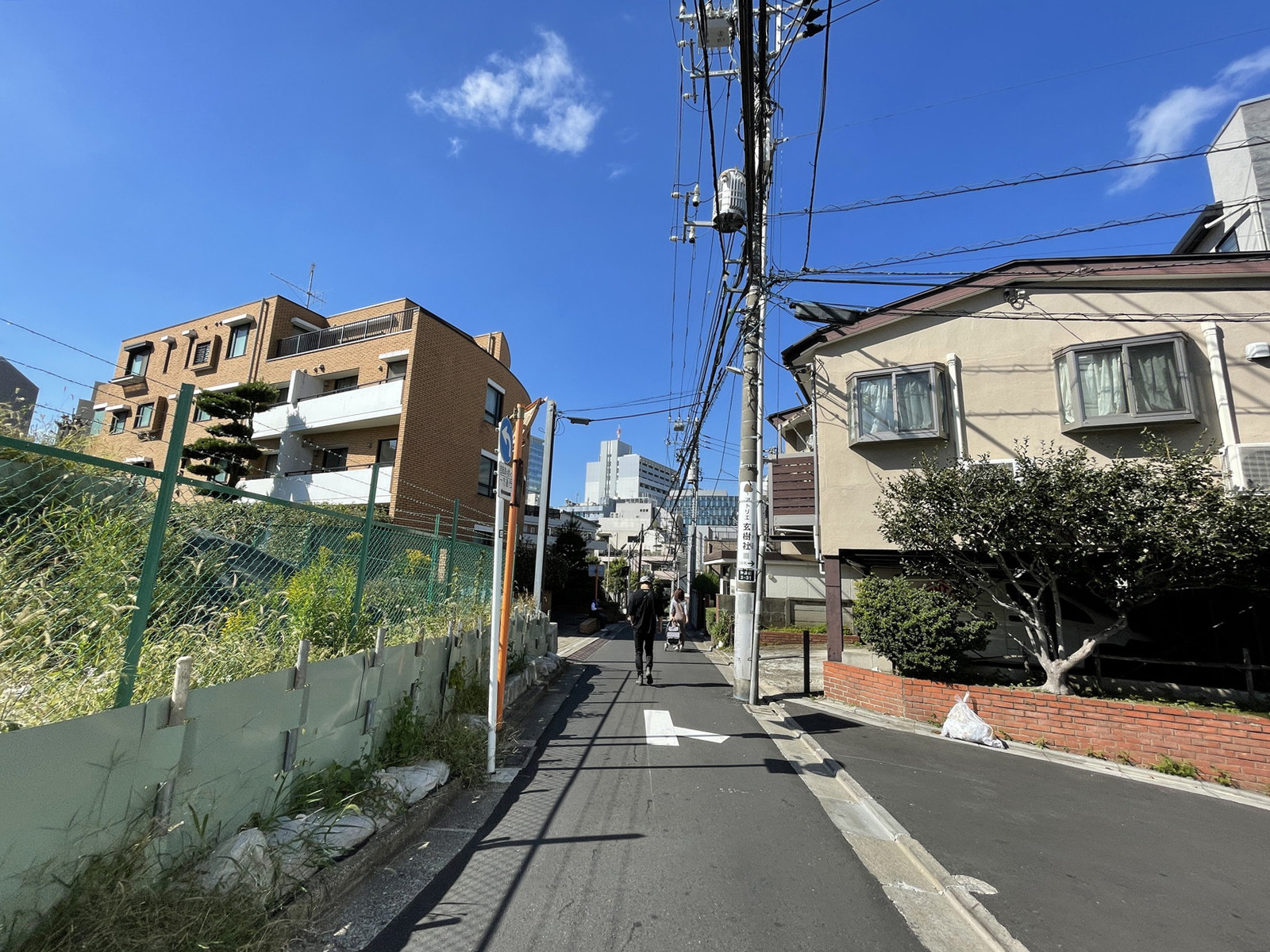 T／K・HOUSE前面の通り
