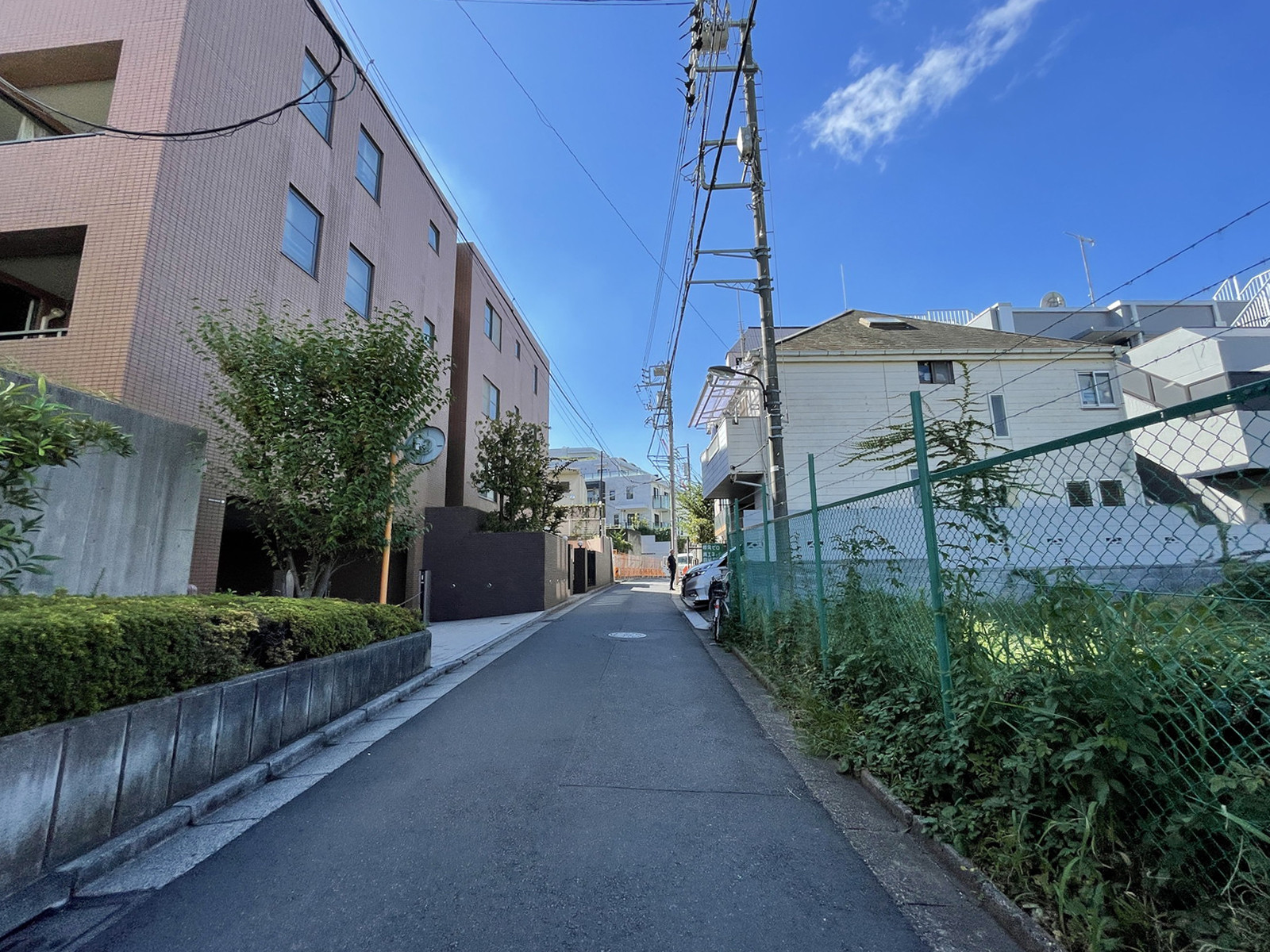 周辺は落ち着いたエリア