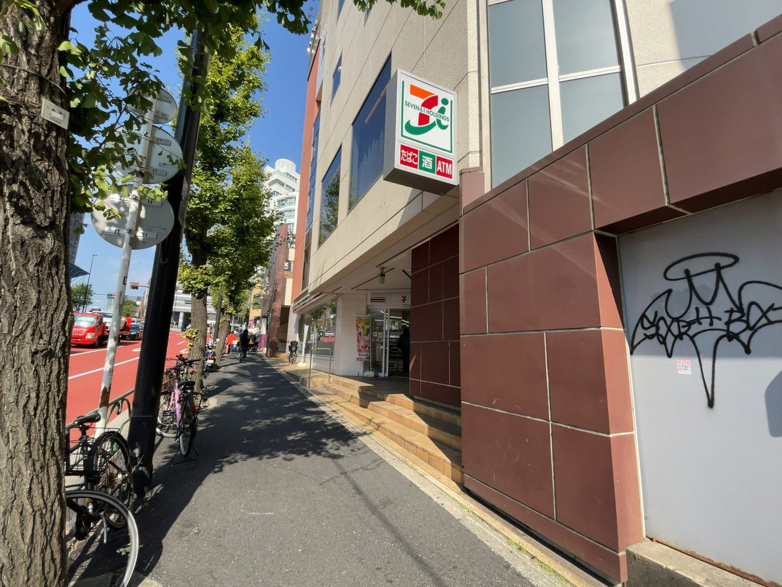 徒歩1分のセブンイレブン 代官山鎗ヶ崎店