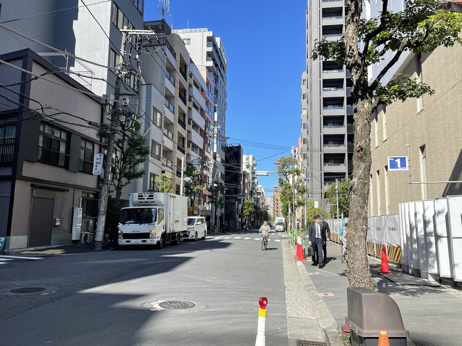 水野ビル前面の錦華通り