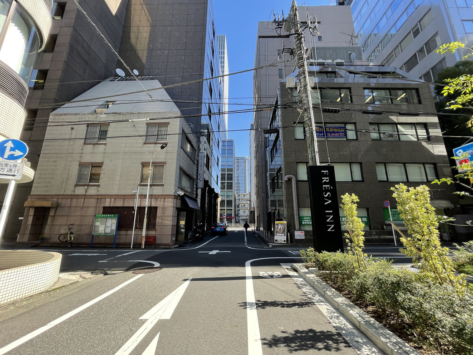アルテビル芝大門前面の通り