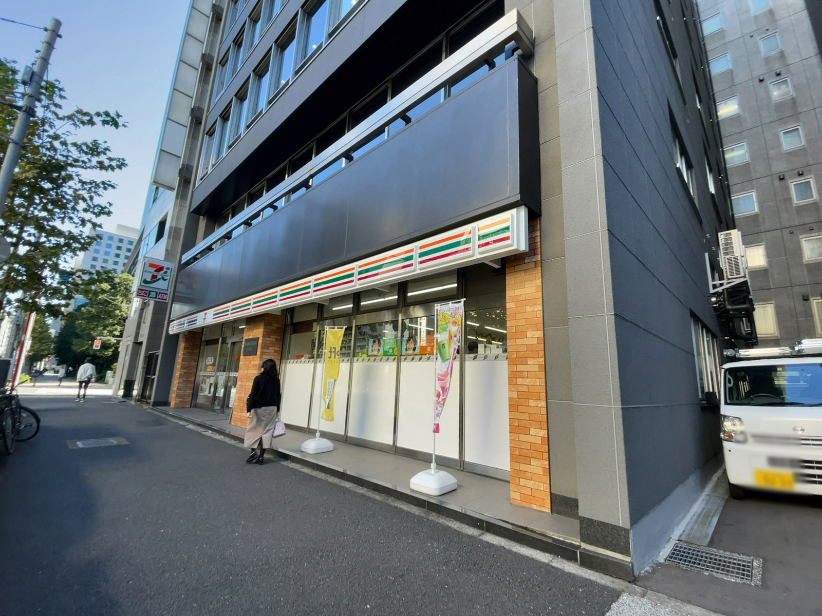 徒歩2分のセブンイレブン 日本橋本石町三丁目店